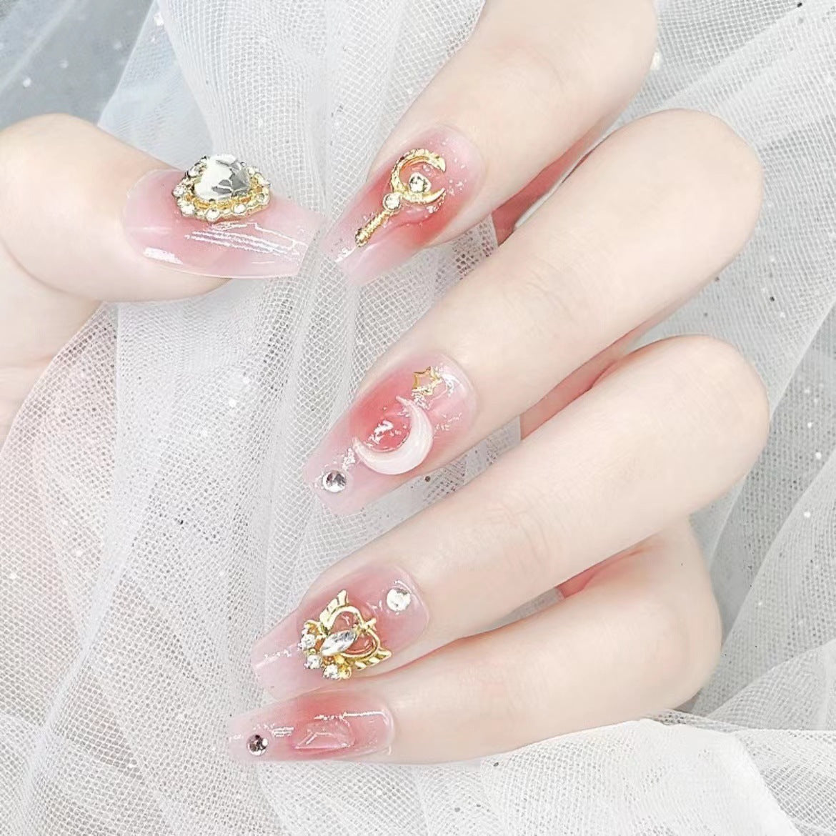 Hot Girl Trend Wearable Nails Long Ice Transparent Heart Shaped Sparkling Diamond High-end Nail Stickers Finished Nail Art Nail Tips Wholesale